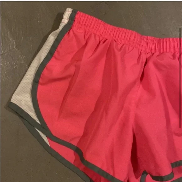 Nike hot pink girls athletic shorts size small! - Picture 2 of 7